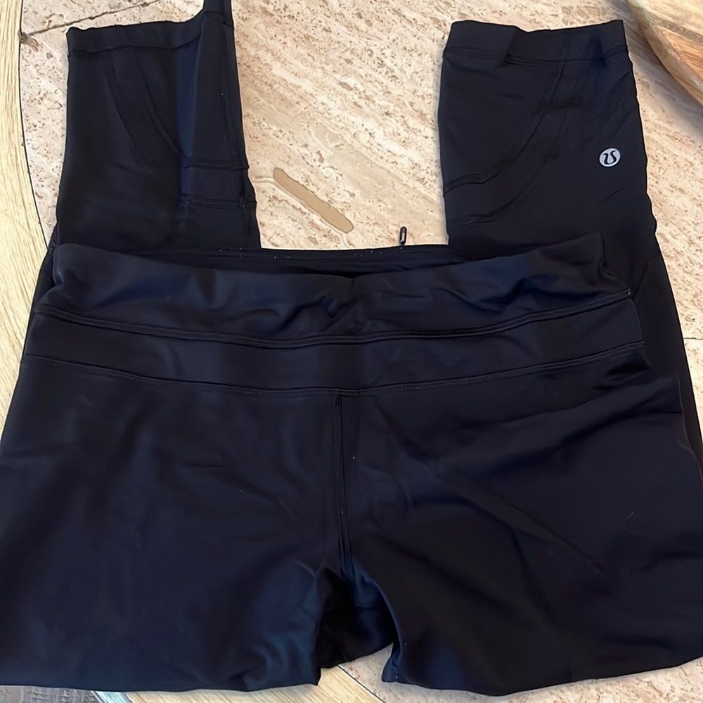 Lulu lemon Black Capri pants